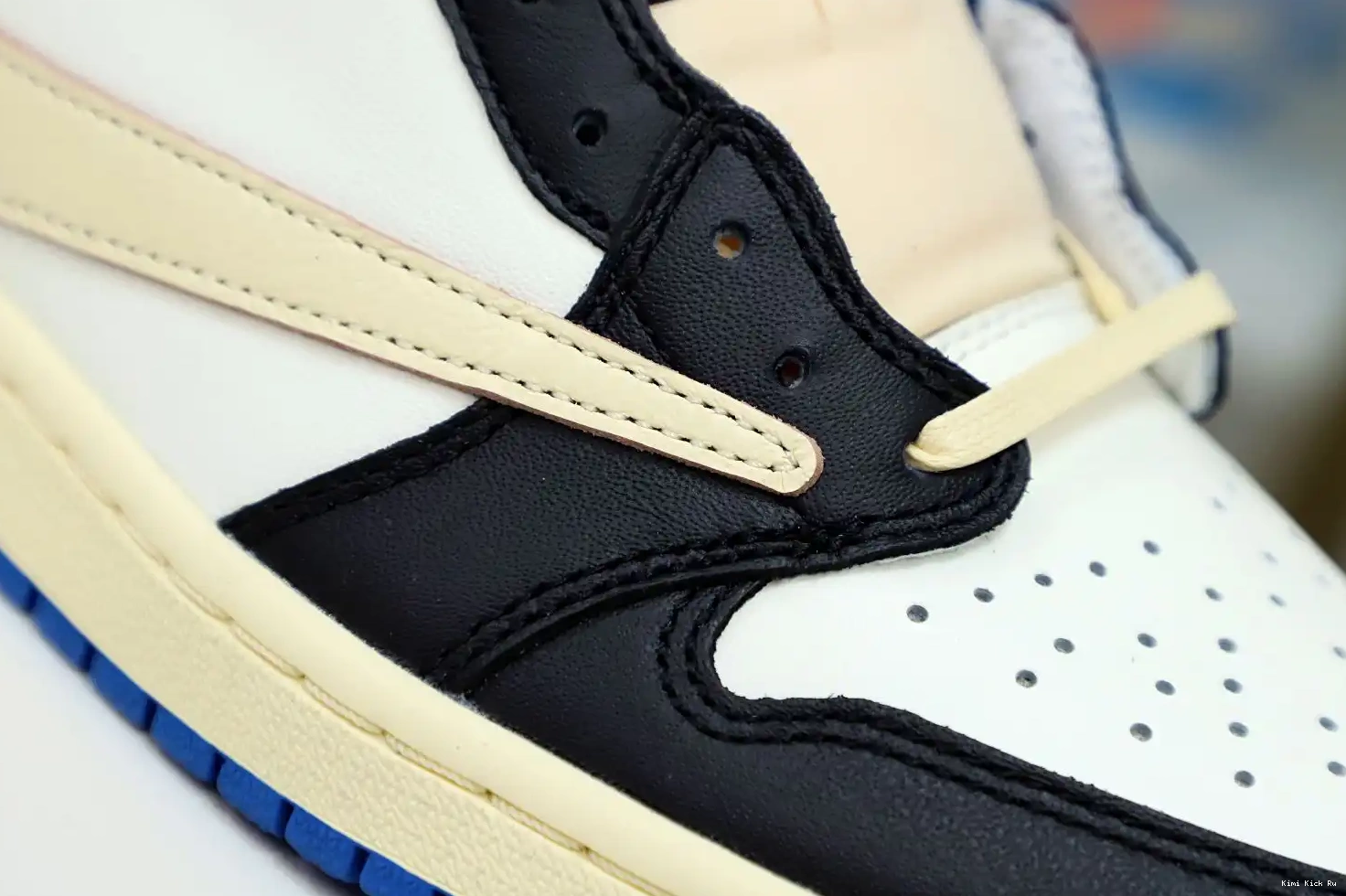 SCOTT 1 FRAGMENT DESIGN JORDAN X Kimikick AIR LOW X TRAVIS 0801